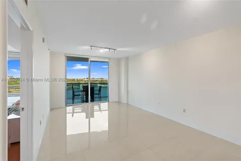 2641 N Flamingo Road Sunrise FL 33323
