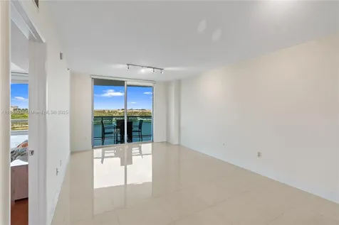 2641 N Flamingo Road Sunrise FL 33323