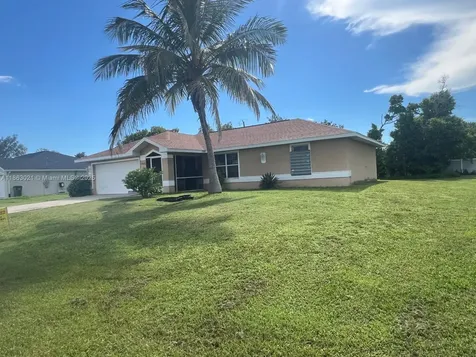 4426 SW Santa Barbara Place Cape Coral FL 33914