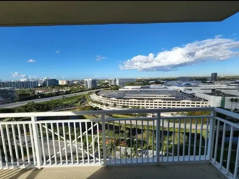 19501 W Country Club Drive Aventura FL 33180