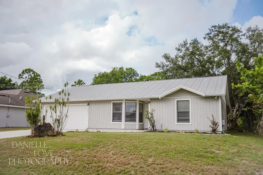 3966 SW Brunswick Street Port St. Lucie FL 34953