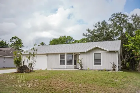 3966 SW Brunswick Street Port St. Lucie FL 34953