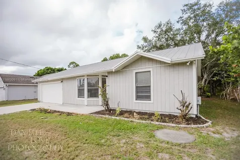 3966 SW Brunswick Street Port St. Lucie FL 34953