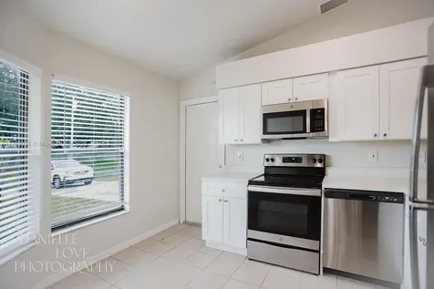 3966 SW Brunswick Street Port St. Lucie FL 34953