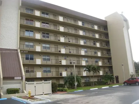 3150 W Rolling Hills Circle Davie FL 33328