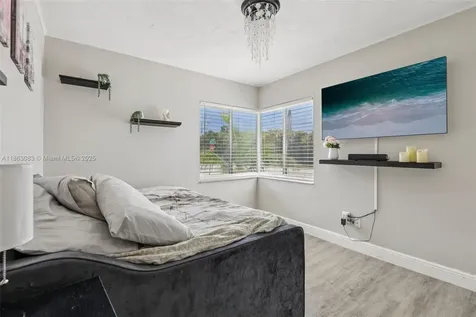 11121 SW 162nd Terrace Miami FL 33157
