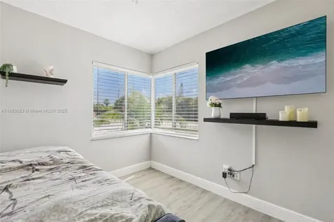 11121 SW 162nd Terrace Miami FL 33157