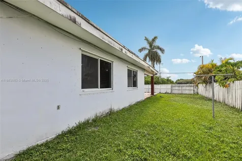 11121 SW 162nd Terrace Miami FL 33157