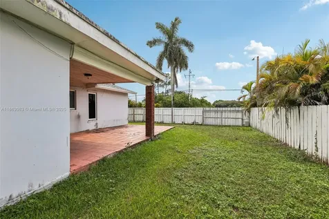 11121 SW 162nd Terrace Miami FL 33157
