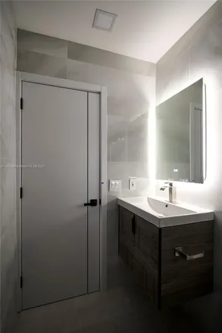 5561 NE 28th Avenue Fort Lauderdale FL 33308