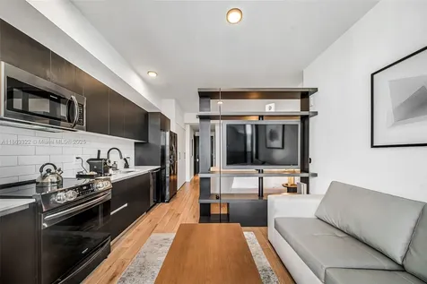 398 NE 5 Miami FL 33132
