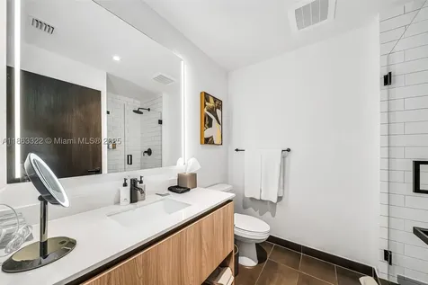 398 NE 5 Miami FL 33132