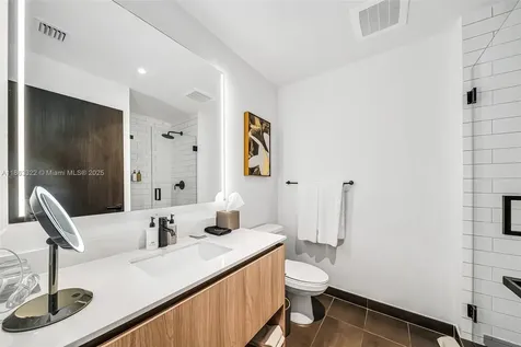 398 NE 5 Miami FL 33132