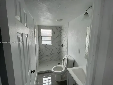 508 E 40th Street Hialeah FL 33013