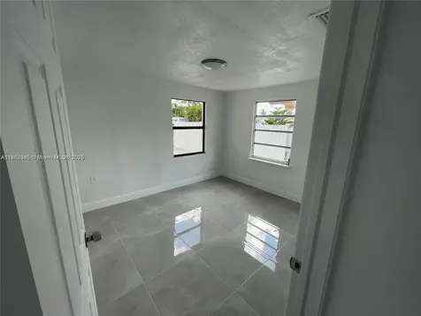 508 E 40th Street Hialeah FL 33013