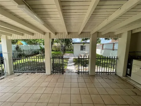 508 E 40th Street Hialeah FL 33013