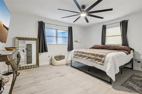 2441 SW 43rd Avenue Fort Lauderdale FL 33317