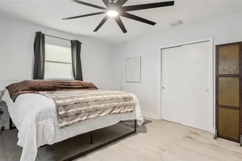 2441 SW 43rd Avenue Fort Lauderdale FL 33317