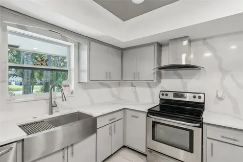 2441 SW 43rd Avenue Fort Lauderdale FL 33317