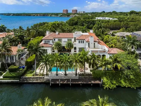 3305 S Moorings Way Miami FL 33133