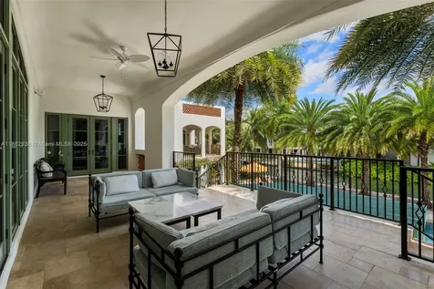 3305 S Moorings Way Miami FL 33133