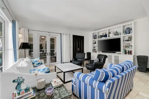 3305 S Moorings Way Miami FL 33133