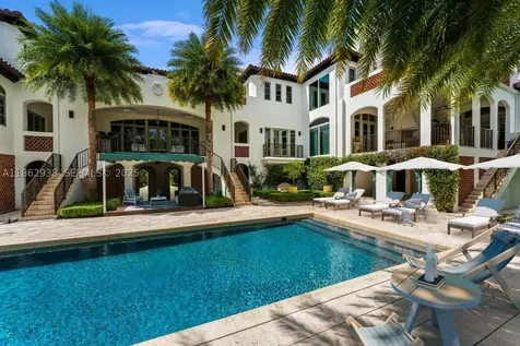 3305 S Moorings Way Miami FL 33133