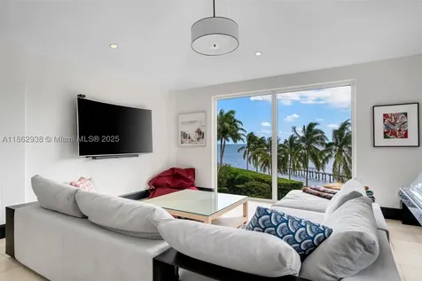 3305 S Moorings Way Miami FL 33133