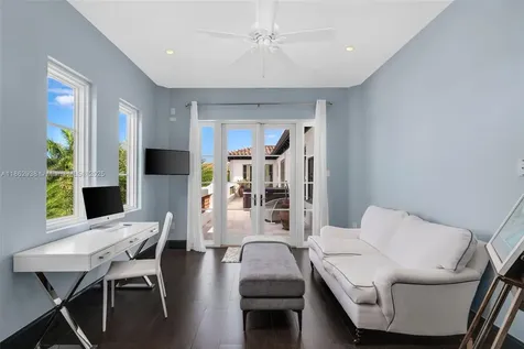 3305 S Moorings Way Miami FL 33133