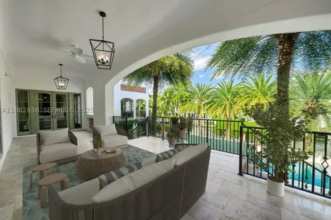 3305 S Moorings Way Miami FL 33133