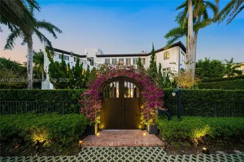 3305 S Moorings Way Miami FL 33133