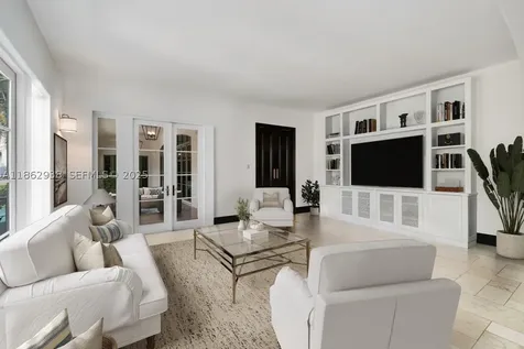 3305 S Moorings Way Miami FL 33133