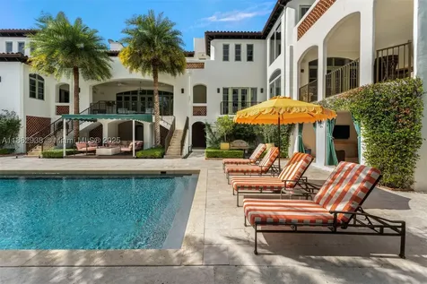 3305 S Moorings Way Miami FL 33133
