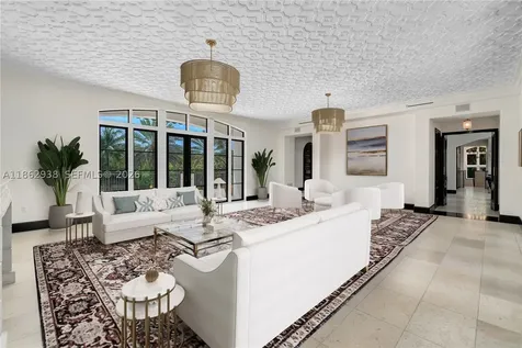 3305 S Moorings Way Miami FL 33133