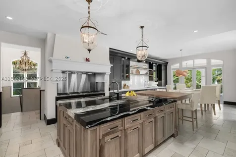 3305 S Moorings Way Miami FL 33133