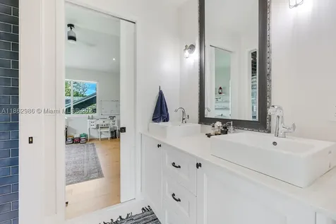 6910 SW 145th Terrace Palmetto Bay FL 33158