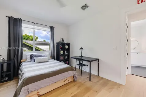 6910 SW 145th Terrace Palmetto Bay FL 33158