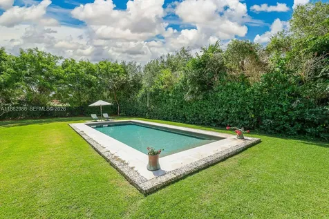 6910 SW 145th Terrace Palmetto Bay FL 33158