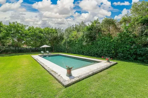 6910 SW 145th Terrace Palmetto Bay FL 33158