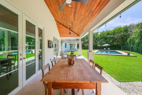 6910 SW 145th Terrace Palmetto Bay FL 33158