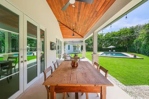 6910 SW 145th Terrace Palmetto Bay FL 33158