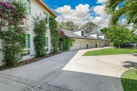 6910 SW 145th Terrace Palmetto Bay FL 33158