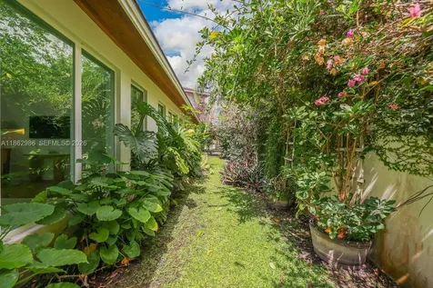 6910 SW 145th Terrace Palmetto Bay FL 33158