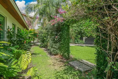 6910 SW 145th Terrace Palmetto Bay FL 33158