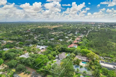 6910 SW 145th Terrace Palmetto Bay FL 33158