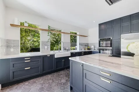 6910 SW 145th Terrace Palmetto Bay FL 33158