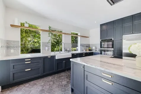 6910 SW 145th Terrace Palmetto Bay FL 33158