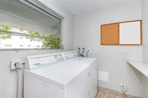 195 Sunrise Drive Key Biscayne FL 33149