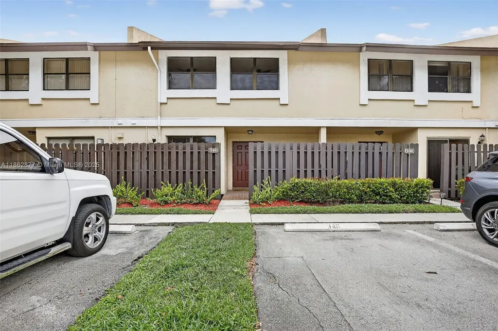340 SW 97th Avenue Pembroke Pines FL 33025