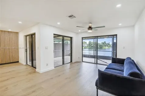 340 SW 97th Avenue Pembroke Pines FL 33025